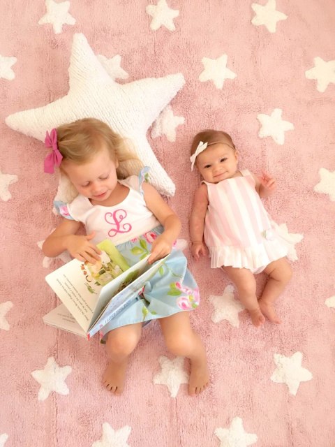 Lorena Canals Dywan bawełniany Pink Stars White 120 x 160 cm Lorena Canals Dywan bawełniany Pink Stars White 120 x 160 cm
