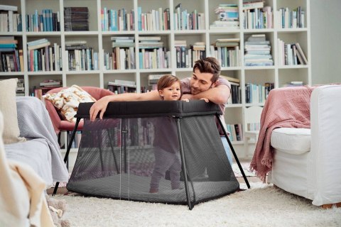 BABYBJORN - łóżeczko turystyczne LIGHT - czarny + prześcieradło BABYBJORN - łóżeczko turystyczne LIGHT - czarny + prześcieradło