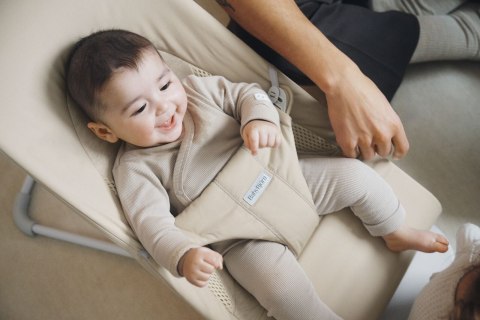 BABYBJORN - leżaczek BALANCE SOFT WOVEN/JERSEY Tri Fabric, Jasny Beż + zabawka do leżaczka - Googly Eyes BABYBJORN - leżaczek BALANCE SOFT WOVEN/JERSEY Tri Fabric, Jasny Beż + zabawka do leżaczka - Googly Eyes