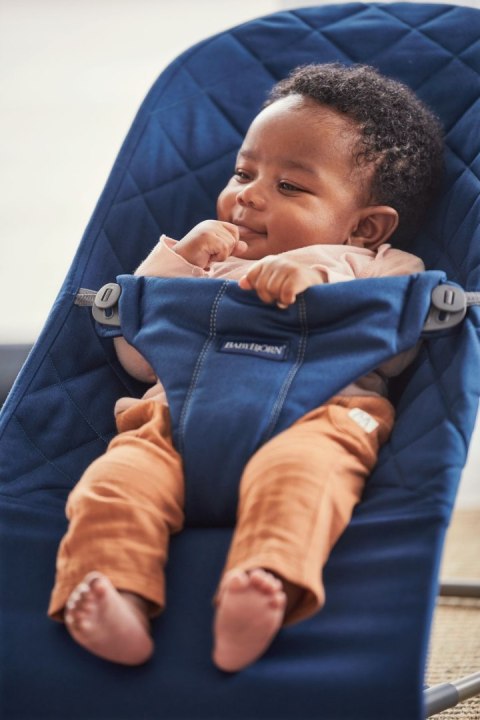 BABYBJORN - leżaczek BLISS Woven - Granatowy BABYBJORN - leżaczek BLISS Woven - Granatowy