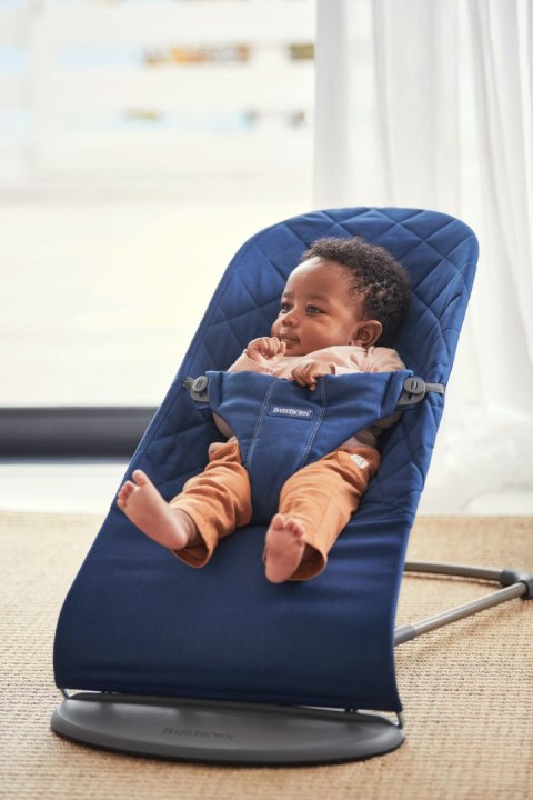BABYBJORN - leżaczek BLISS Woven - Granatowy BABYBJORN - leżaczek BLISS Woven - Granatowy