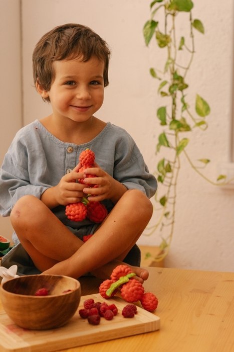 Oli & Carol Gryzak Zabawka Malina Valery Raspberry Oli & Carol Gryzak Zabawka Malina Valery Raspberry