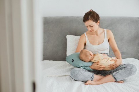 POOFI Poduszka do karmienia na rękę kolor: popiel POOFI Poduszka do karmienia na rękę kolor: popiel