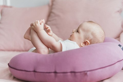 POOFI Pokrowiec na poduszkę do karmienia Organic kolor: fiołek POOFI Pokrowiec na poduszkę do karmienia Organic kolor: fiołek