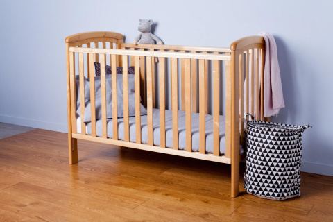 Łóżeczko 120x60 z wyjmowanymi szczebelkami NICOLE natural Troll Nursery Łóżeczko 120x60 z wyjmowanymi szczebelkami NICOLE natural Troll Nursery