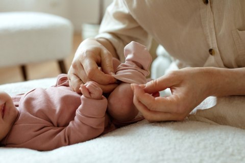 POOFI Body z długim rękawem POOFI kolor: herbaciana róża POOFI Body z długim rękawem POOFI kolor: herbaciana róża