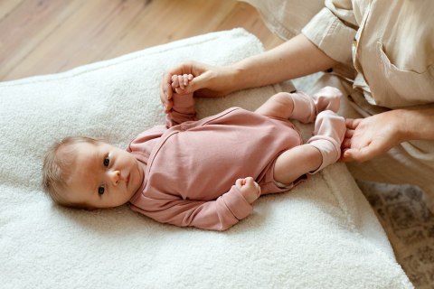 POOFI Body z długim rękawem POOFI kolor: herbaciana róża POOFI Body z długim rękawem POOFI kolor: herbaciana róża
