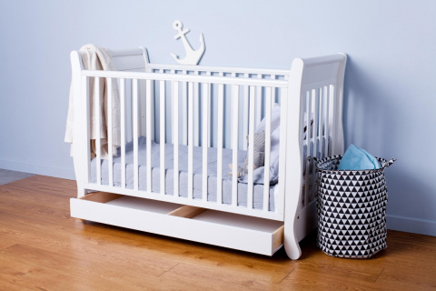Łóżeczko 120x60 z opuszczanym bokiem ROMANTICA white Troll Nursery Łóżeczko 120x60 z opuszczanym bokiem ROMANTICA white Troll Nursery